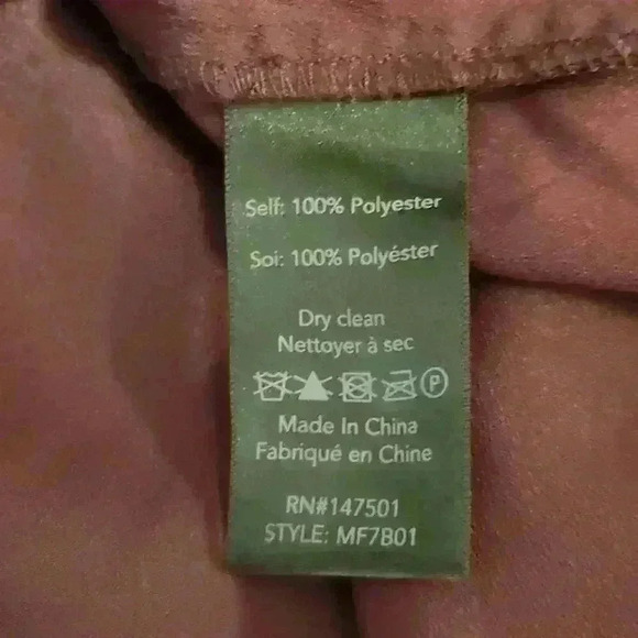 Kobi Women's Off the Shoulder Smocked Blouse - Picture 10 of 11